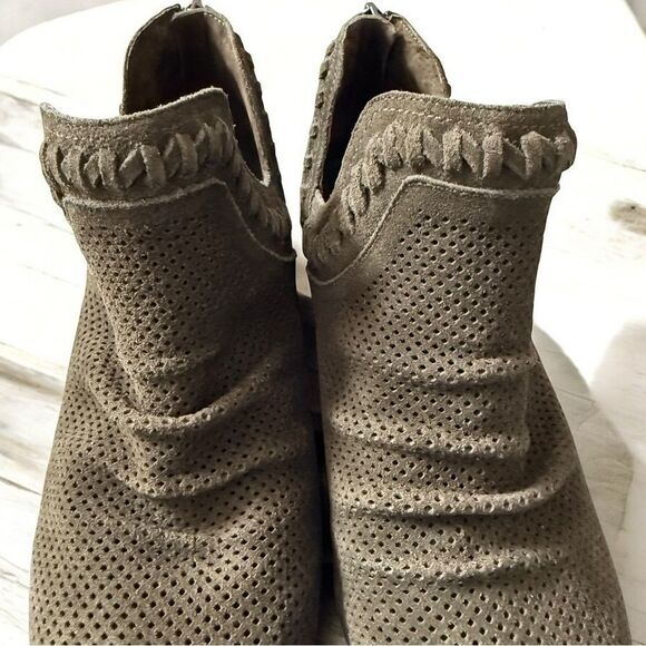 New Without Box Vince Camuto Palomina Olive Green Women's Ankle Booties Size 8M - Picture 2 of 8